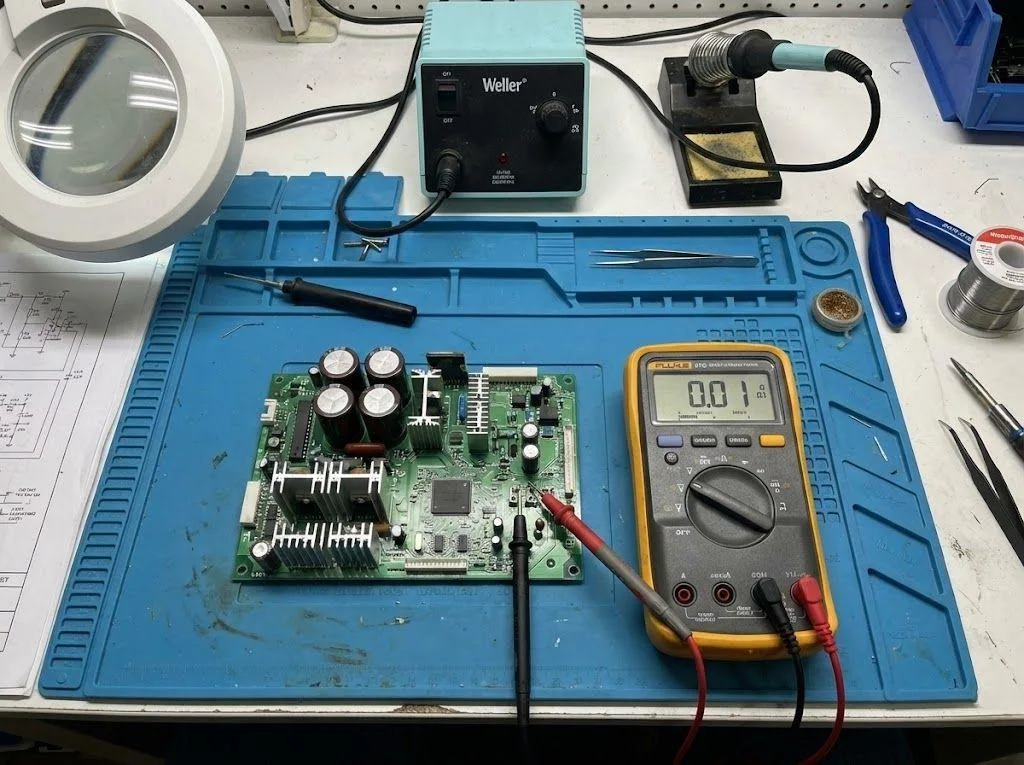 Inspecting VFD mainboard hardware faults that result in VFD Frequency Not Increasing.